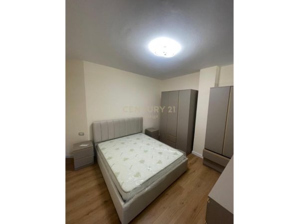 Tirane, jepet me qera apartament 1+1 Kati 1, 46 m² 500 € (Rr.Dhimiter Kamarda)