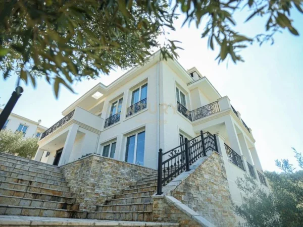 Tirane, jepet me qera Vile 3 Katshe Kati 3, 775 m² 4.500 € 