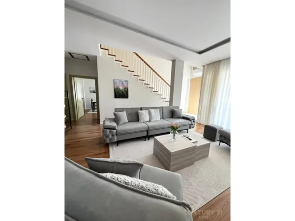 Tirane, jap me qera apartament 5+1 Kati 3, 800 m² 1.600 € 