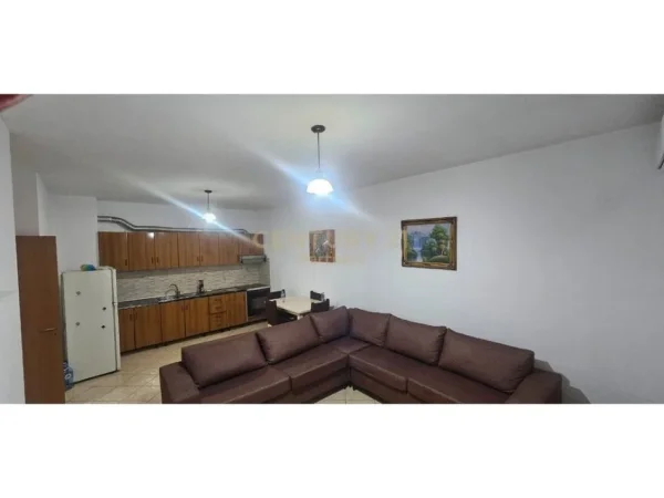 Tirane, shes apartament 1+1+Ballkon Kati 3, 72 m² 110.000 € 