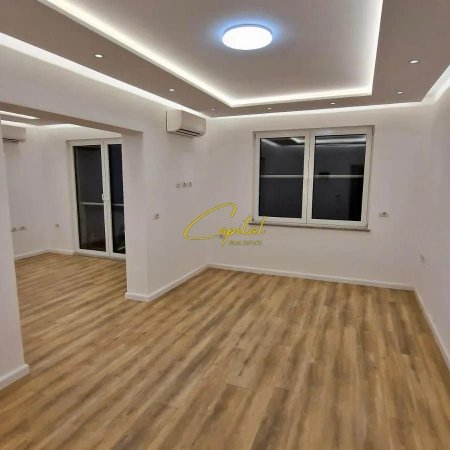 Tirane, jepet me qera zyre Kati 3, 120 m² 900 € (QENDER)