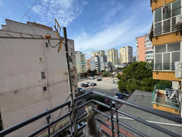 Durres, shitet apartament 2+1 Kati 3, 98 m² 180.000 € 