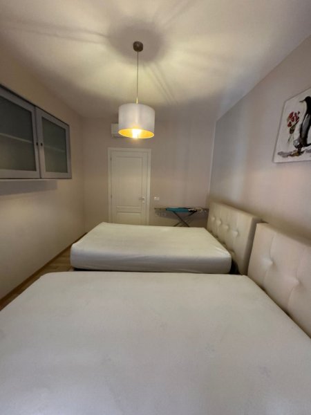 Tirane, jepet me qera 2+1 , 75 m² 1.000 € (Kompleksi Deliorgji)