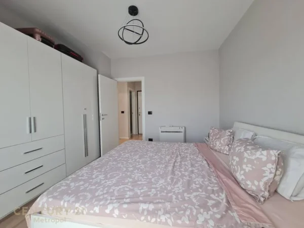 Tirane, shes apartament 1+1+Ballkon Kati 2, 84 m² 245.000 € 