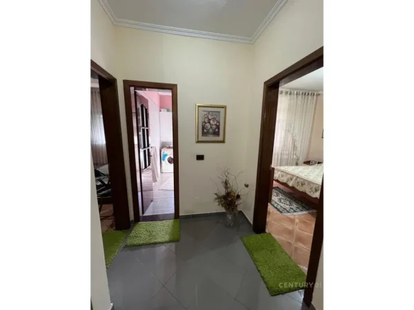 Tirane, jepet me qera apartament 2+1 Kati 7, 85 m² 620 € (TEK BRYLI)