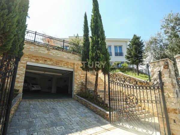 Tirane, jepet me qera Vile 3 Katshe Kati 0, 774 m² 4.500 € (LIQENI I THATE)