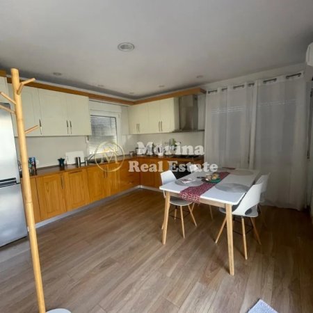 Tirane, jepet me qera shtepi 1+1 Kati 4, 80 m² 700 € (Qytet Studenti)