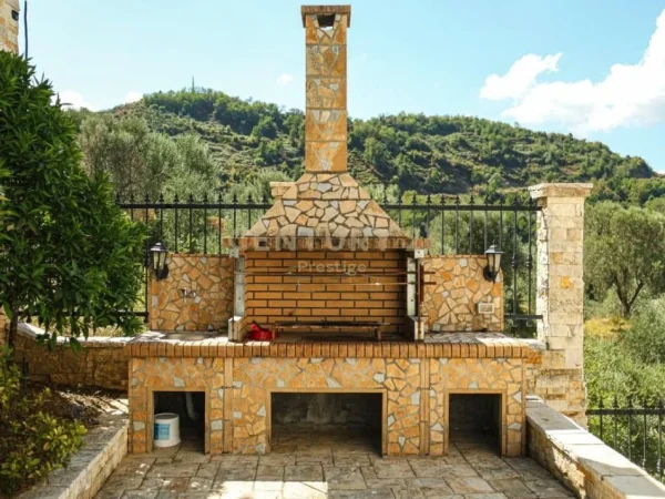 Tirane, jepet me qera Vile 3 Katshe Kati 0, 774 m² 4.500 € (LIQENI I THATE)