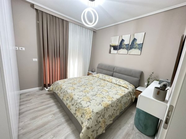 Tirane, jepet me qera apartament 2+1 Kati 5, 800 €