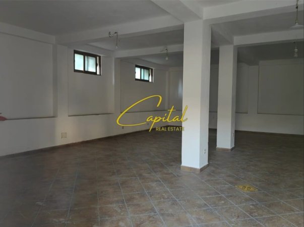 Tirane, jepet me qera ambjent biznesi Kati 0, 100 m² 500 € (OXHAKU)