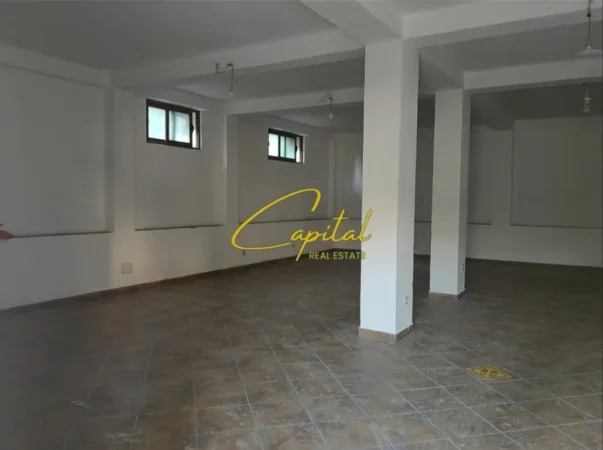 Tirane, jepet me qera ambjent biznesi Kati 0, 100 m² 500 € (OXHAKU)