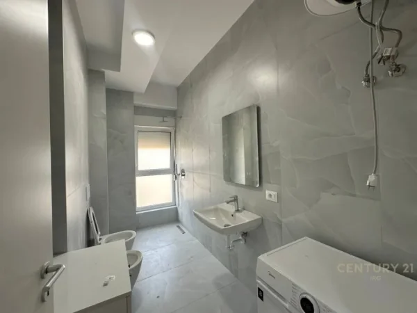 Tirane, jepet me qera apartament 2+1 Kati 5, 76 m² 600 € (Rezidenca Kaimi)