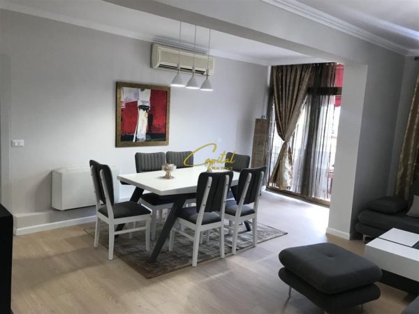 Tirane, jepet me qera apartament 3+1 Kati 6, 125 m² 1.100 € (MINE PEZA)