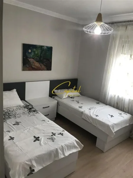 Tirane, jepet me qera apartament 3+1 Kati 6, 125 m² 1.100 € (MINE PEZA)