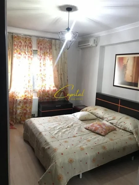 Tirane, jepet me qera apartament 3+1 Kati 6, 125 m² 1.100 € (MINE PEZA)