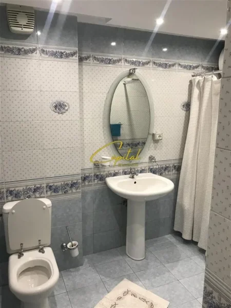 Tirane, jepet me qera apartament 3+1 Kati 6, 125 m² 1.100 € (MINE PEZA)