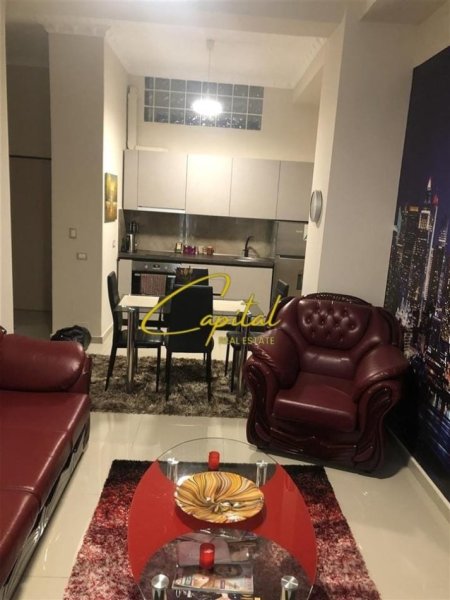Tirane, jepet me qera apartament 1+1 Kati 2, 70 m² 500 € (PAZARI I RI)