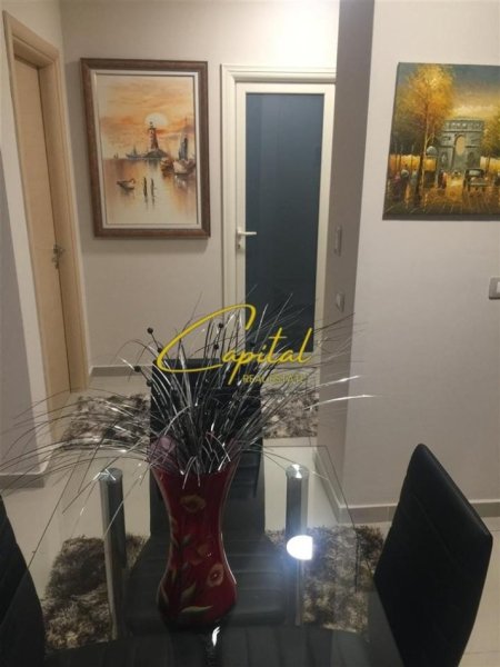 Tirane, jepet me qera apartament 1+1 Kati 2, 70 m² 500 € (PAZARI I RI)