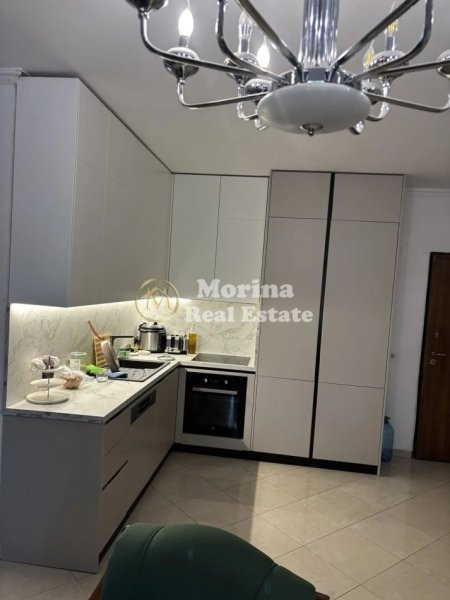 Tirane, jepet me qera apartament 1+1 Kati 9, 80 m² 750 € (Blloku)