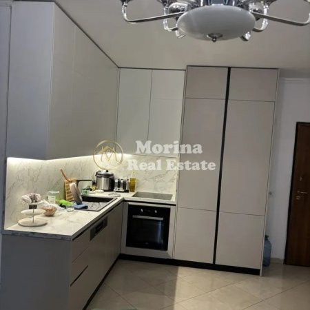Tirane, jepet me qera apartament 1+1 Kati 9, 80 m² 750 € (Blloku)