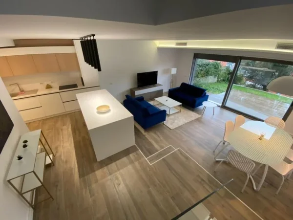 Tirane, jepet me qera Vile 3+1+Aneks , 202 m² 2.000 € (Olive Grove Residence)