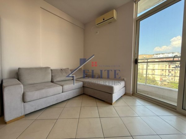Tirane, jepet me qera apartament 2+1+Ballkon Kati 5, 100 m² 600 € (Don Bosko)