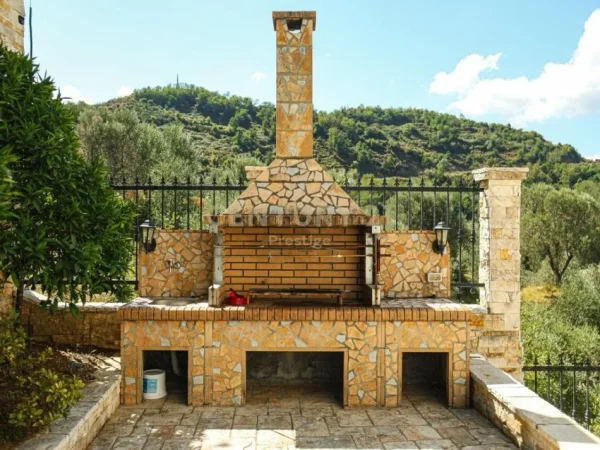 Tirane, jepet me qera apartament 5+1 , 774 m² 4.250 €