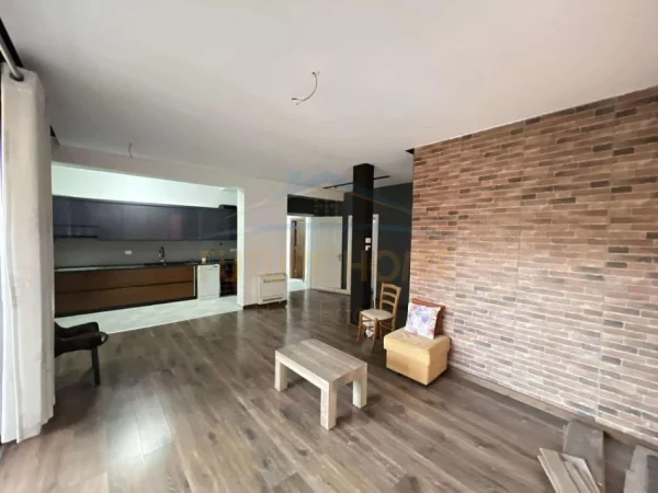 Tirane, shitet apartament 3+1 Kati 8, 145 m² 255.000 €