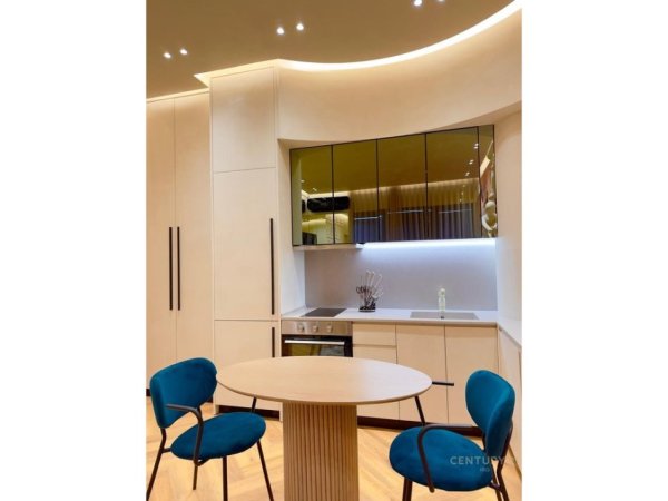 Tirane, jepet me qera apartament 1+1 Kati 6, 65 m² 1.000 € (Rruga e Kavajes)