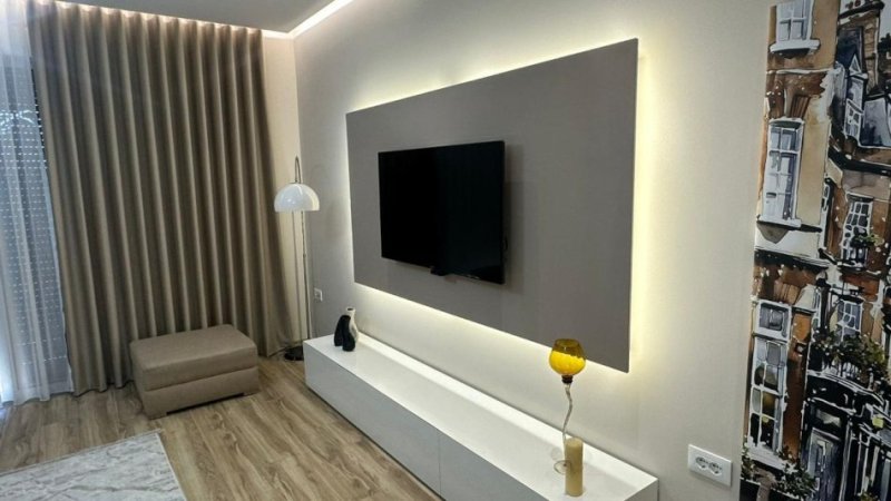 Tirane, jepet me qera apartament 2+1+Ballkon Kati 6, 750 m² 750 € (Xhamlliku)