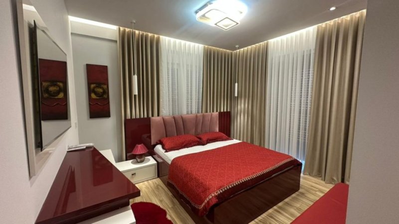 Tirane, jepet me qera apartament 2+1+Ballkon Kati 6, 750 m² 750 € (Xhamlliku)