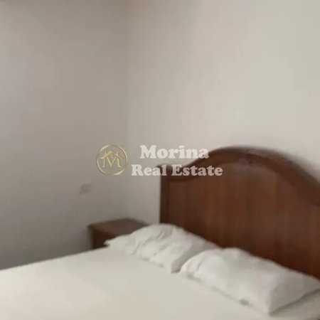 Tirane, jepet me qera apartament 1+1 Kati 1, 80 m² 500 € (Ish Fusha Aviacionit)