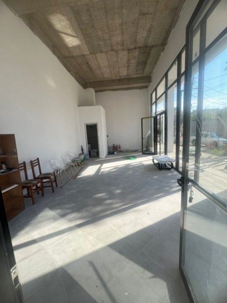 Tirane, jepet me qera dyqan Kati 0, 50 m² 800 € (Pazari i Ri)