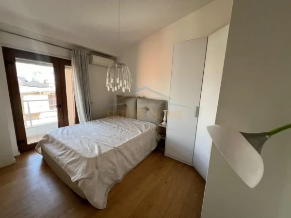 Tirane, shitet apartament duplex 3+1+Ballkon Kati 3, 108 m² 230.000 € (Rruga Peti, Tiranë)