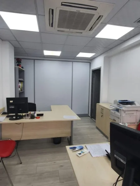 Shkoder, jepet me qera ambjent biznesi Kati 0, 35 m² 1.000 € (Qender)