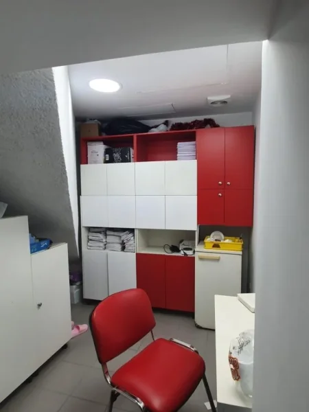 Shkoder, jepet me qera ambjent biznesi Kati 0, 35 m² 1.000 € (Qender)