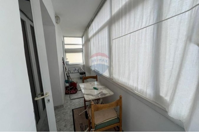 Tirane, jepet me qera apartament 3+1+Aneks+Ballkon Kati 3, 100 m² 800 € (Rruga Myslym Shyri)
