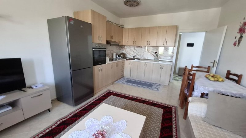 Tirane, jepet me qera apartament Kati 4, 100 m² 500 € (Rruga Migjeni Perballe Karburant Gega mbi market Diambe)