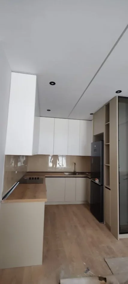 Tirane, jap me qera apartament 3+1+Ballkon Kati 6, 116 m² 650 € (Rruga Gryka e Kaçanikut)