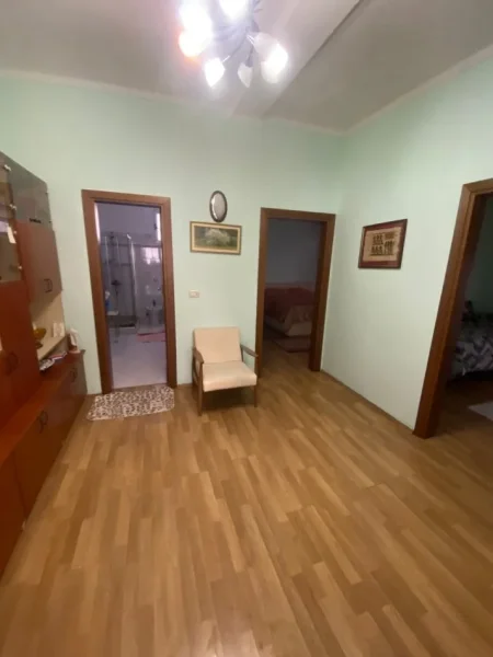 Tirane, jepet me qera 3+1+Ballkon Kati 2, 600 € 