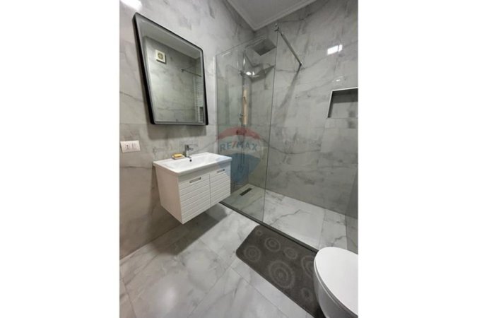 Tirane, jepet me qera apartament 2+1+Aneks+Ballkon , 95 m² 1.100 € (Rruga Tefta Tashko Koco)