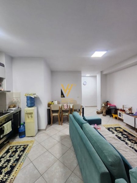 Tirane, shitet apartament 1+1+Ballkon Kati 4, 74 m² 165.000 € (ISH PARKU)