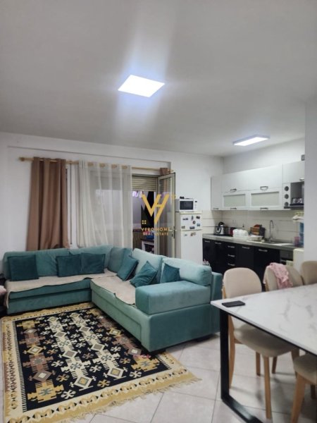 Tirane, shitet apartament 1+1+Ballkon Kati 4, 74 m² 165.000 € (ISH PARKU)
