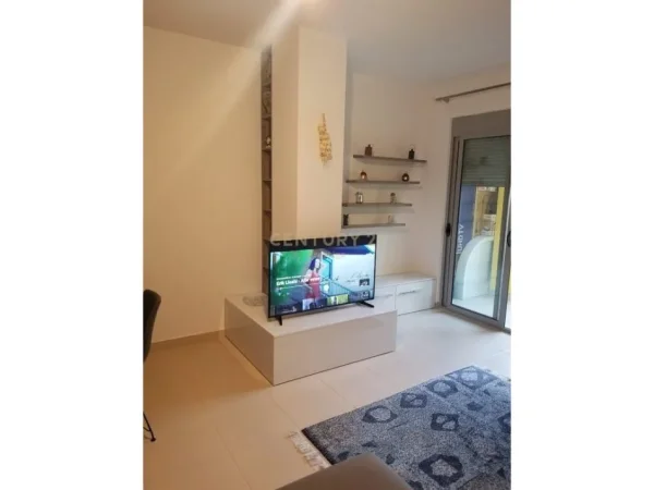 Tirane, shes apartament 1+1 Kati 1, 85 m² 150.000 € (Kompleksi Fari)