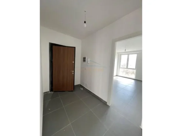 Tirane, shitet apartament 3+1+Ballkon Kati 1, 109 m² 130.164 € (Rruga 5 Maji)