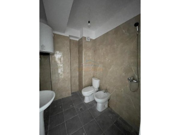 Tirane, shitet apartament 3+1+Ballkon Kati 1, 109 m² 130.164 € (Rruga 5 Maji)