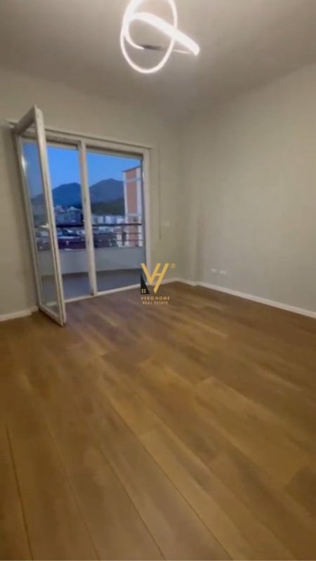 Tirane, shitet apartament 1+1+Ballkon Kati 5, 59 m² 92.000 € (FRESK)