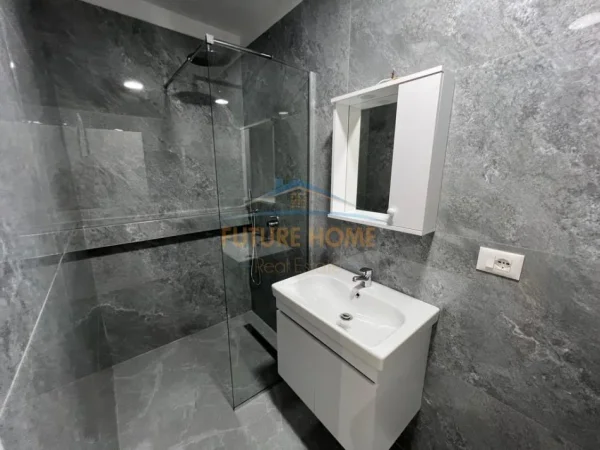Tirane, jepet me qera apartament 1+1 Kati 9, 56 m² 500 € (UNAZA E RE)