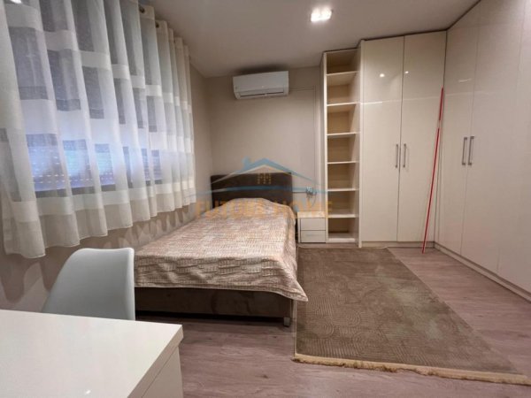 Tirane, jepet me qera apartament 3+1 Kati 7, 116 m² 1.000 € (RRUGA PANORAMA)