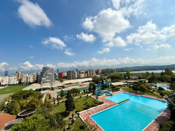Tirane, jepet me qera apartament 2+1+Aneks+Ballkon , 140 m² 1.000 € 